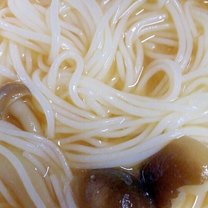 しめじと素麺の味噌汁